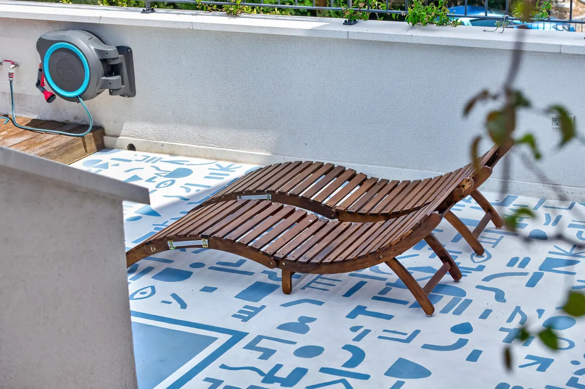 Terrace & jacuzzi